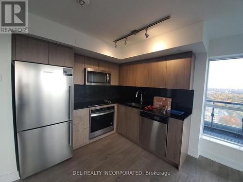 2728 - 5 Mabelle Avenue, Toronto, ON - Indoor Photo Showing Kitchen