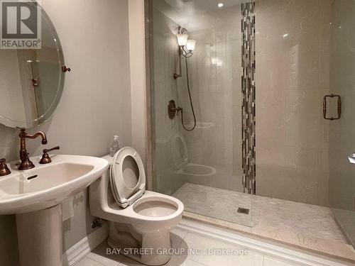 121 Redondo Drive, Vaughan, ON - Indoor Photo Showing Bathroom