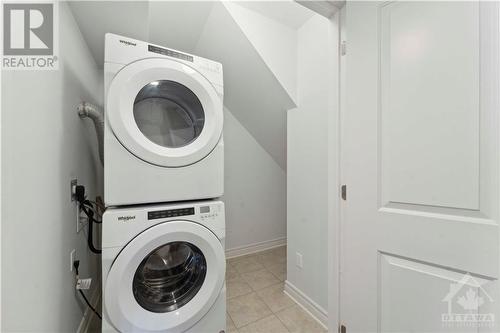 24 Carabiner Private, Ottawa, ON - Indoor Photo Showing Laundry Room