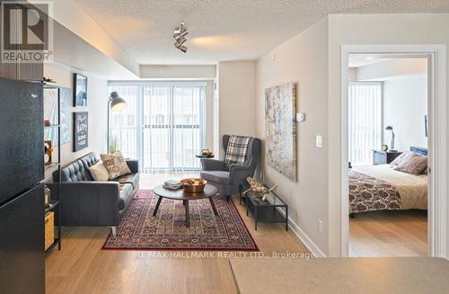 2111 - 570 Bay Street, Toronto, ON - Indoor Photo Showing Living Room