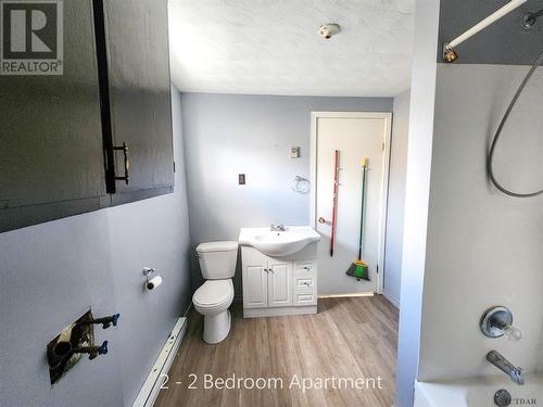 141 Main St, Iroquois Falls, ON - Indoor Photo Showing Bathroom