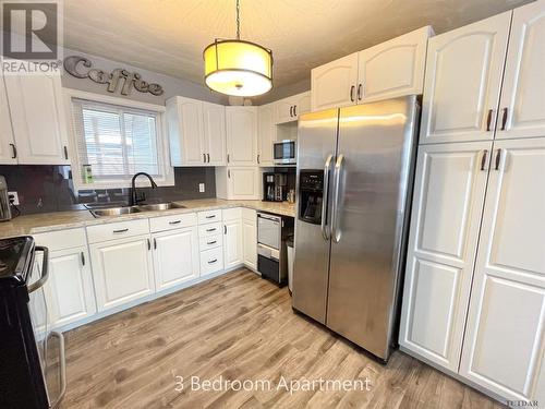 141 Main St, Iroquois Falls, ON - Indoor Photo Showing Kitchen With Double Sink