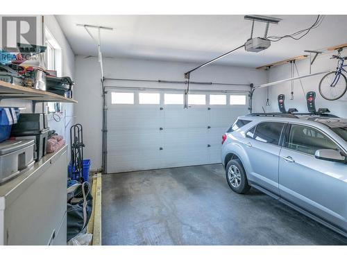 1406 29 Avenue, Vernon, BC - Indoor Photo Showing Garage
