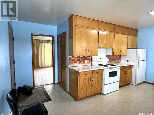412 1St Street E, Meadow Lake, SK - Indoor Photo Showing Kitchen
