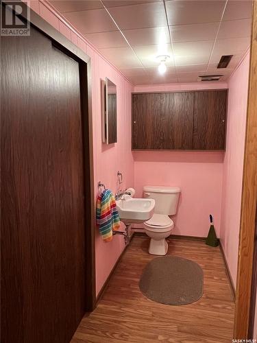 412 1St Street E, Meadow Lake, SK - Indoor Photo Showing Bathroom