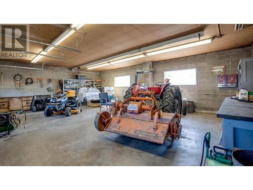 5505 Old Kamloops Road, Vernon, BC - Indoor Photo Showing Garage