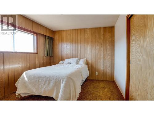 5505 Old Kamloops Road, Vernon, BC - Indoor Photo Showing Bedroom