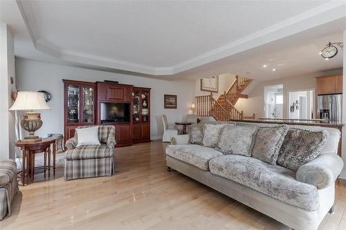 85 Church Street|Unit #17, Mississauga, ON - Indoor Photo Showing Living Room