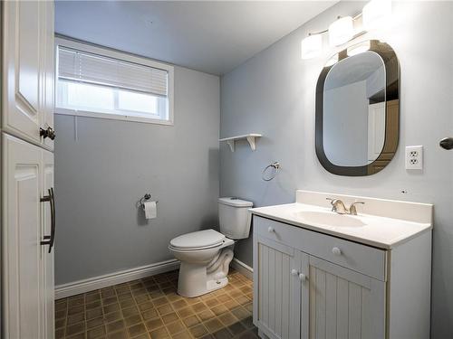 35 Orlando Drive, St. Catharines, ON - Indoor Photo Showing Bathroom