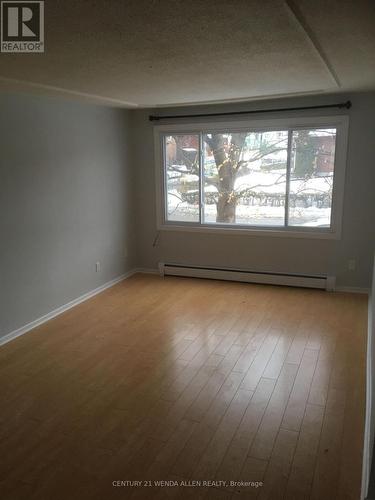 19 Marier Avenue N, Ottawa, ON - Indoor Photo Showing Other Room