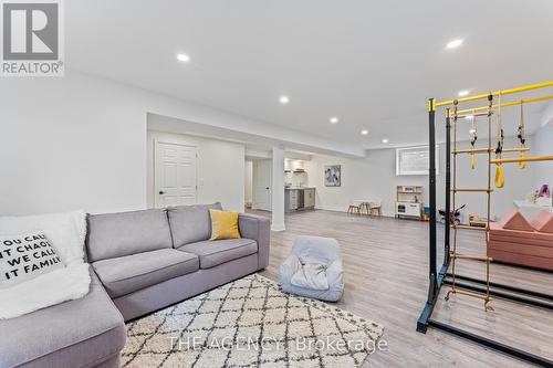 125 Savannah Ridge Drive, Brant, ON - Indoor Photo Showing Living Room