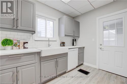 57 Scott Street, St. Thomas, ON - Indoor Photo Showing Kitchen