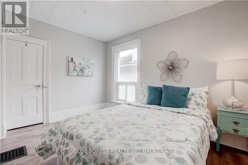 57 Scott St, St. Thomas, ON - Indoor Photo Showing Bedroom