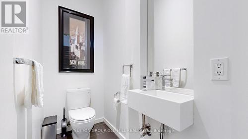 253 Roxton Road, Toronto, ON - Indoor Photo Showing Bathroom