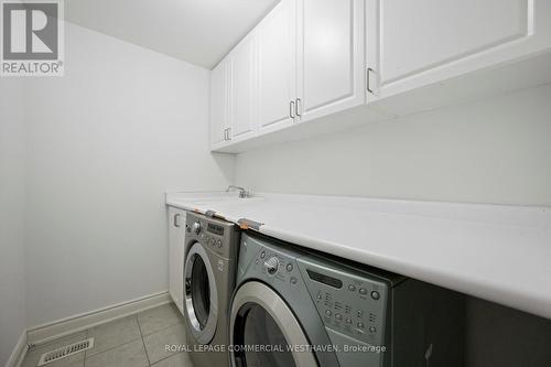 15 Quatro Crescent, Brampton, ON - Indoor Photo Showing Laundry Room