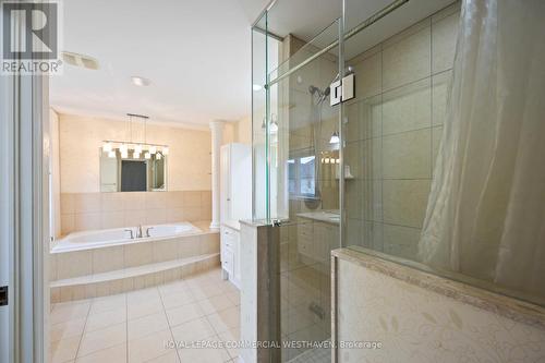 15 Quatro Crescent, Brampton, ON - Indoor Photo Showing Bathroom