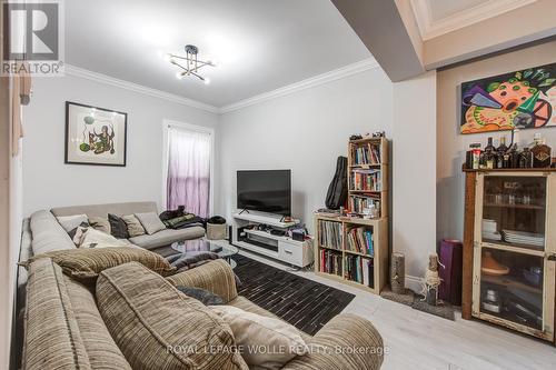 218 Catharine St N, Hamilton, ON - Indoor Photo Showing Living Room