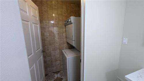340 Dixon Road|Unit #1413, Etobicoke, ON - Indoor Photo Showing Laundry Room