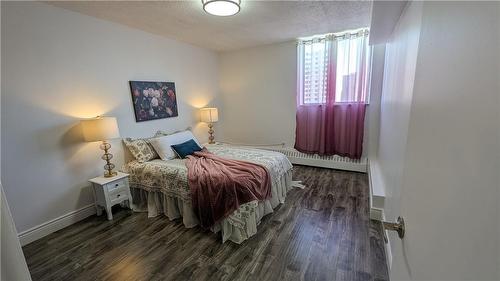 340 Dixon Road|Unit #1413, Etobicoke, ON - Indoor Photo Showing Bedroom