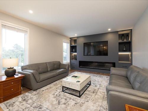 Salon - 38 142E Avenue, Notre-Dame-De-L'Île-Perrot, QC - Indoor Photo Showing Living Room