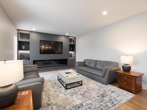 Salon - 38 142E Avenue, Notre-Dame-De-L'Île-Perrot, QC - Indoor Photo Showing Living Room