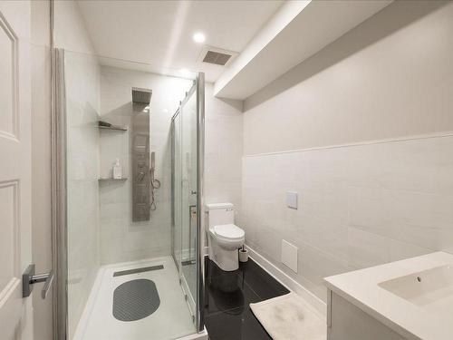 Bathroom - 38 142E Avenue, Notre-Dame-De-L'Île-Perrot, QC - Indoor Photo Showing Bathroom