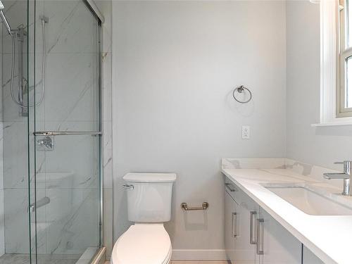 6231 Mcgirr Rd, Nanaimo, BC - Indoor Photo Showing Bathroom