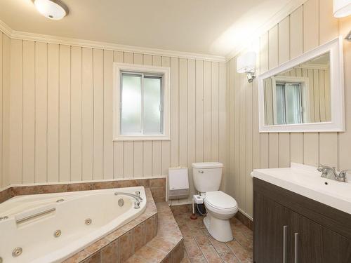 Bathroom - 2240 Av. Partridge, Dorval, QC - Indoor Photo Showing Bathroom