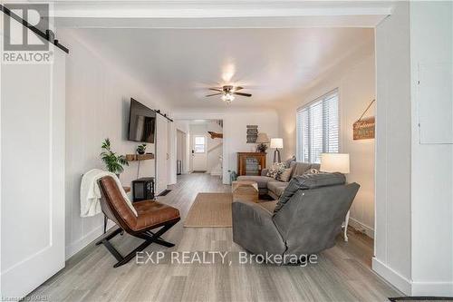 345 Bayview Avenue, Chatham-Kent, ON - Indoor Photo Showing Living Room