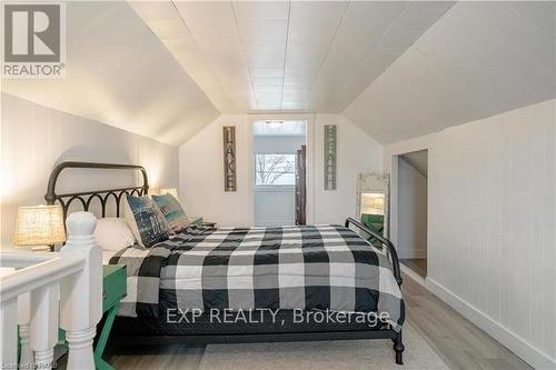 345 Bayview Ave, Chatham-Kent, ON - Indoor Photo Showing Bedroom