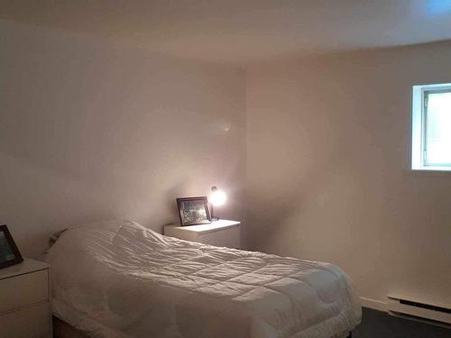 Chambre Ã Â coucher - 24  - 24A Rue Lamarche, Grenville-Sur-La-Rouge, QC - Indoor Photo Showing Bedroom