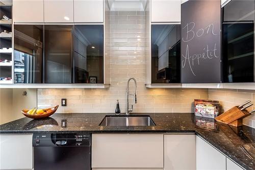14 Bold Street, Hamilton, ON - Indoor Photo Showing Kitchen With Upgraded Kitchen