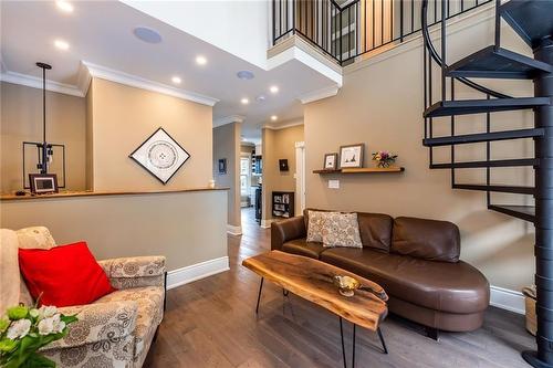 14 Bold Street, Hamilton, ON - Indoor Photo Showing Living Room