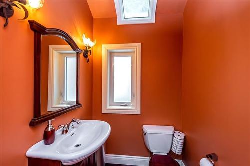 14 Bold Street, Hamilton, ON - Indoor Photo Showing Bathroom