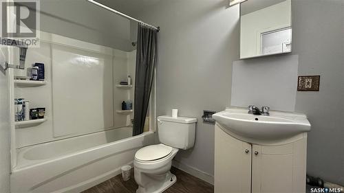 4150 Castle Road, Regina, SK - Indoor Photo Showing Bathroom