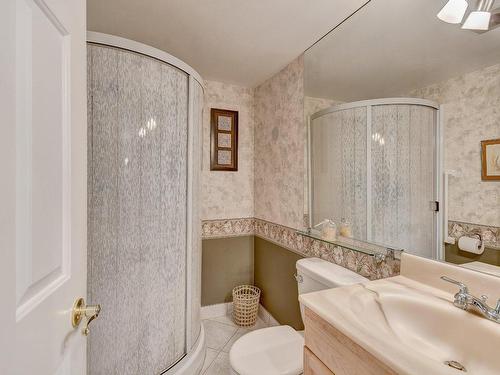 Bathroom - 311-450 Rue St-Georges, Saint-Lambert, QC - Indoor Photo Showing Bathroom
