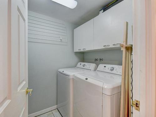 Salle de lavage - 311-450 Rue St-Georges, Saint-Lambert, QC - Indoor Photo Showing Laundry Room