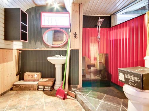 Bathroom - 4010 Rue Cormier, Notre-Dame-Du-Mont-Carmel, QC - Indoor Photo Showing Other Room