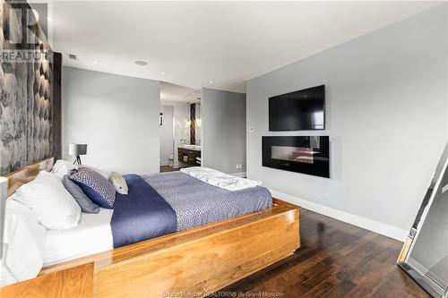 42 Chevreuil Crt, Dieppe, NB - Indoor Photo Showing Bedroom With Fireplace