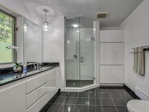 Ensuite bathroom - 848  - 850 Place Fleurie, Sainte-Adèle, QC - Indoor Photo Showing Bathroom