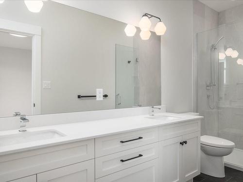 4541 Suncrest Rd, Nanaimo, BC - Indoor Photo Showing Bathroom