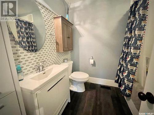 212 4Th Avenue E, Nokomis, SK - Indoor Photo Showing Bathroom