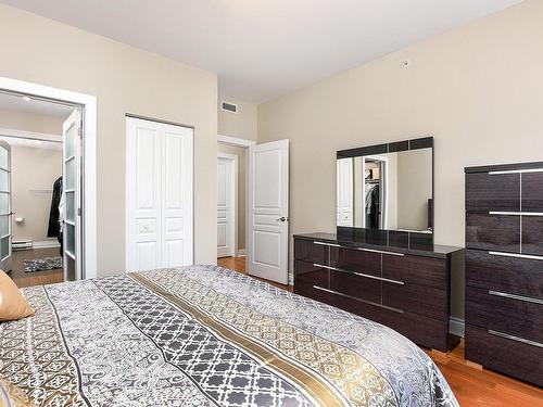 Master bedroom - 409-950 Boul. Lebeau, Montréal (Saint-Laurent), QC - Indoor Photo Showing Bedroom