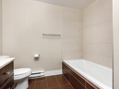 Ensuite bathroom - 409-950 Boul. Lebeau, Montréal (Saint-Laurent), QC - Indoor Photo Showing Bathroom