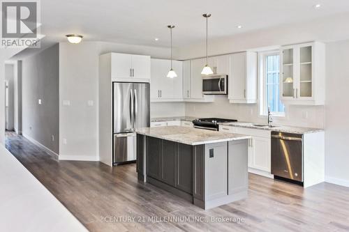 359 Yellow Birch Cres, Blue Mountains, ON - Indoor Photo Showing Kitchen With Upgraded Kitchen