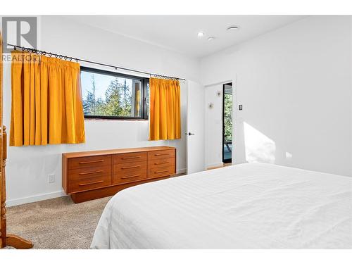 1535 Birch Drive, Revelstoke, BC - Indoor Photo Showing Bedroom