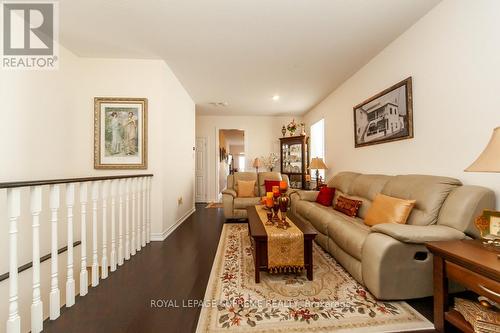560 Brett Street, Shelburne, ON - Indoor Photo Showing Living Room