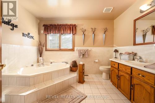 3412 Vinehaven Tr, Lincoln, ON - Indoor Photo Showing Bathroom