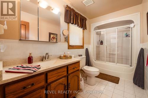 3412 Vinehaven Trail, Lincoln, ON - Indoor Photo Showing Bathroom