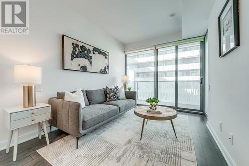 #4008 -50 Charles St, Toronto, ON - Indoor Photo Showing Living Room